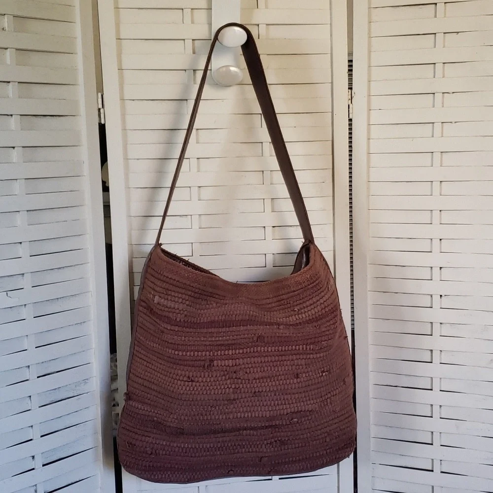 Threads of Evolution Malibu Hobo brown shoulder Chindi rug bag